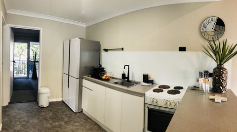 West Beach Lagoon 220 Stylish And Cozy - Newcastle Accommodation 11