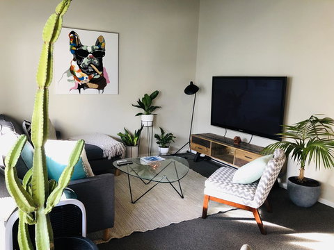 West Beach Lagoon 220 Stylish And Cozy - Newcastle Accommodation 8