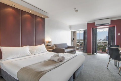 Metro Hotel Perth - Newcastle Accommodation 0