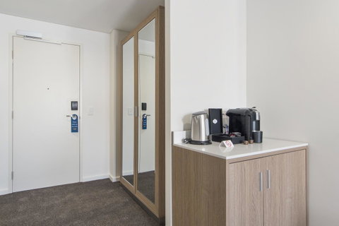 Metro Hotel Perth - Newcastle Accommodation 1