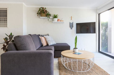 Number 72 Kalbarri Riverview Apartments - New Castle Tourism 1