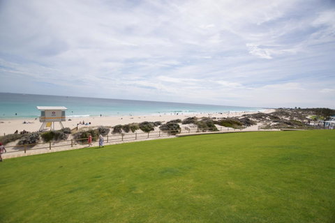 West Beach Lagoon 123 - Location & Views!!! - Newcastle Accommodation 19
