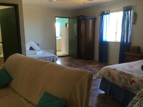 Surf Shack - New Castle Tourism 0