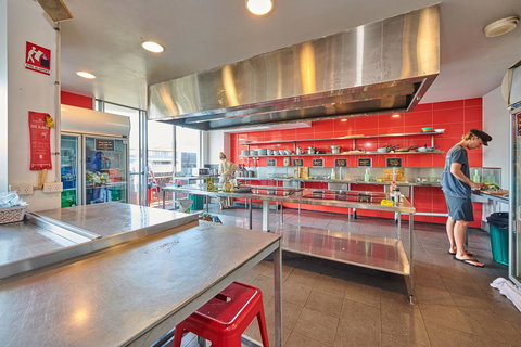 Nomads Byron Bay Backpackers - New Castle Tourism 8