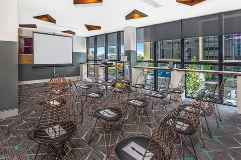 Rydges Perth Kings Square - New Castle Tourism 16