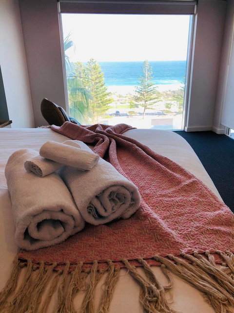Ocean View-breath Taking Views, Amazing Facilities - Newcastle Accommodation 7