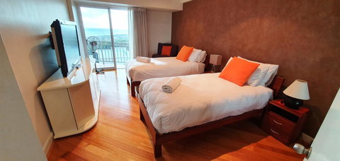 Ocean View-breath Taking Views, Amazing Facilities - Newcastle Accommodation 10