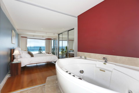 Ocean View-breath Taking Views, Amazing Facilities - Newcastle Accommodation 6