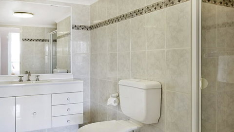 Darling Harbor Apartment - Newcastle Accommodation 5