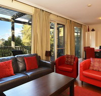 Villa Cypress located within Cypress Lakes - Newcastle Accommodation