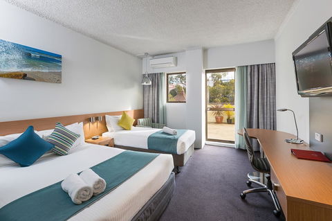 Metro Hotel Miranda - New Castle Tourism 0