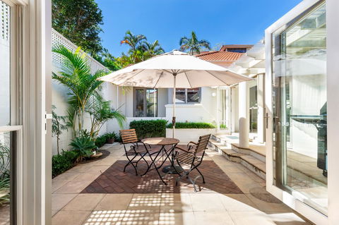 Kensington Self-Contained Modern House (89BROM) - Newcastle Accommodation 3