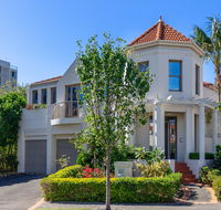 Kensington Self-Contained Modern House 89BROM - Newcastle Accommodation