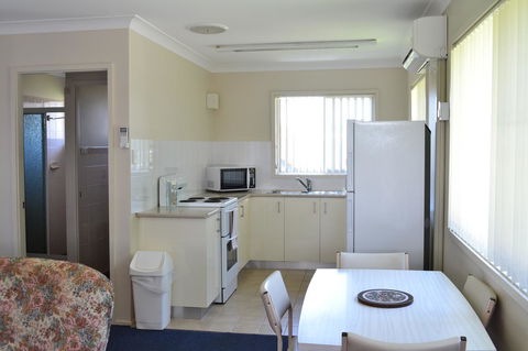 Sundial Holiday Units - Newcastle Accommodation 42