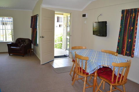 Sundial Holiday Units - Newcastle Accommodation 26
