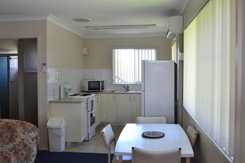 Sundial Holiday Units - Newcastle Accommodation 39