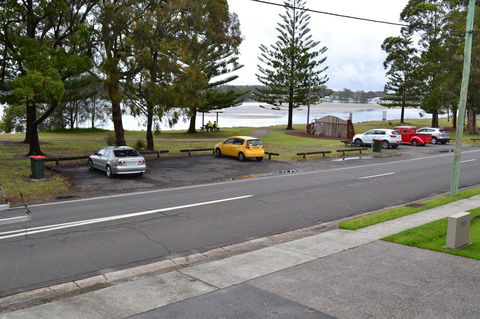 Sundial Holiday Units - Newcastle Accommodation 35