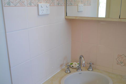 Sundial Holiday Units - Newcastle Accommodation 43