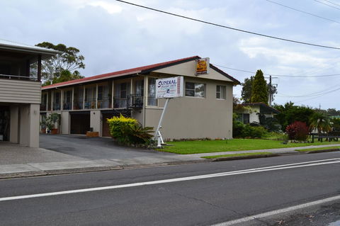 Sundial Holiday Units - Newcastle Accommodation 1