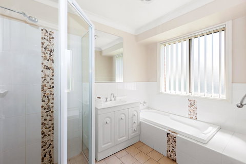 Colonial Court Villas - Newcastle Accommodation 18