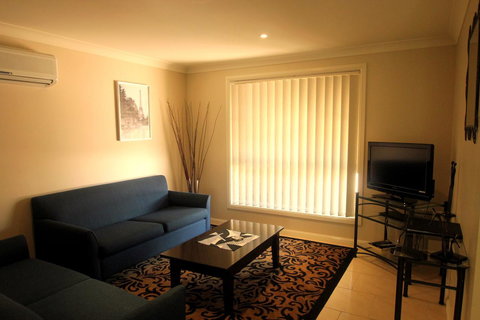 Colonial Court Villas - Newcastle Accommodation 31