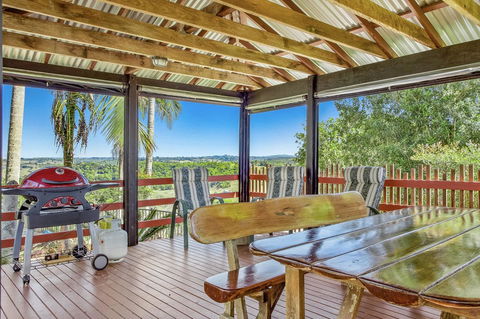 Byron Hinterland Villas - New Castle Tourism 1