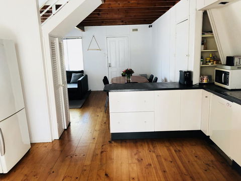 Little Blue Beach House - New Castle Tourism 10