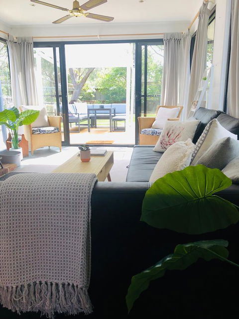 Little Blue Beach House - New Castle Tourism 14