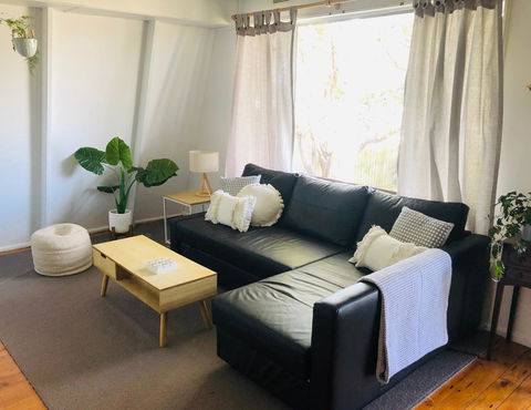 Little Blue Beach House - New Castle Tourism 8