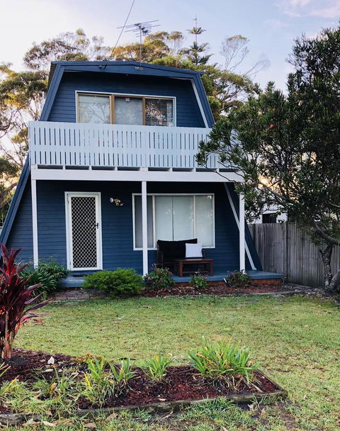 Little Blue Beach House - New Castle Tourism 1
