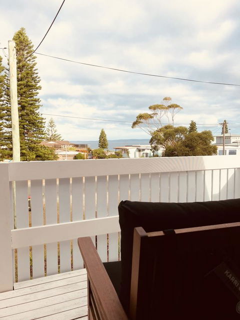 Little Blue Beach House - New Castle Tourism 0