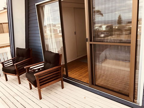 Little Blue Beach House - New Castle Tourism 3