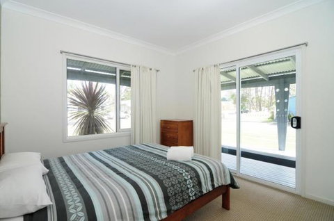 Huskisson Holiday Motel Cabins - Newcastle Accommodation 28