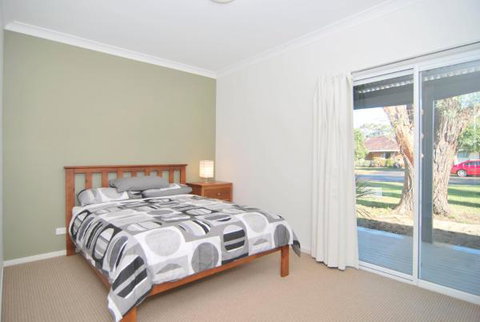 Huskisson Holiday Motel Cabins - Newcastle Accommodation 30