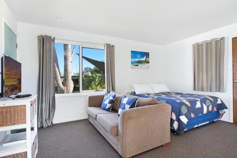 Huskisson Holiday Motel Cabins - Newcastle Accommodation 0