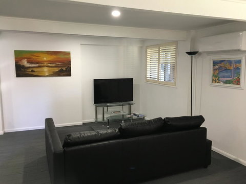 Arena Blanca Studio Apartment - Newcastle Accommodation 7