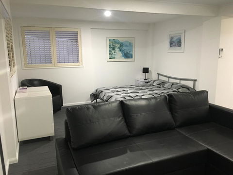 Arena Blanca Studio Apartment - Newcastle Accommodation 6