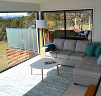 Wine Country Villas - Newcastle Accommodation