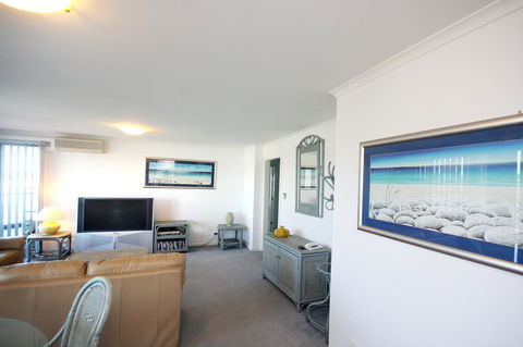 Sails Apartments - New Castle Tourism 23
