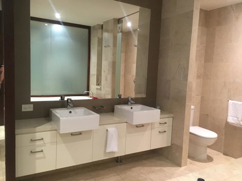 Santai 321 Beachside Studio - Newcastle Accommodation 10