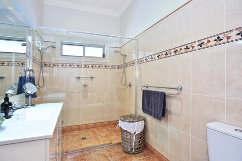 Terara Riverside Retreat - Newcastle Accommodation 15