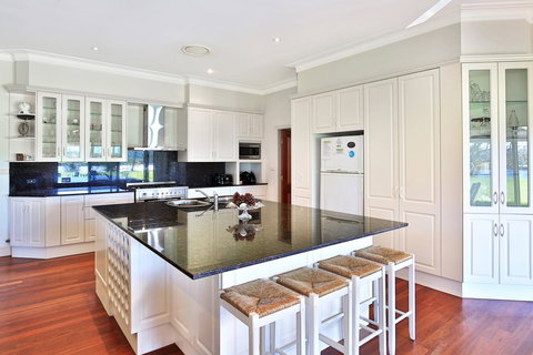 Terara Riverside Retreat - Newcastle Accommodation 3