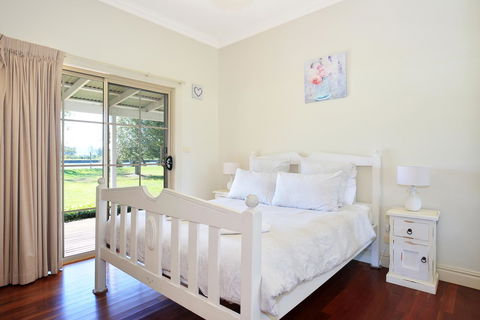 Terara Riverside Retreat - Newcastle Accommodation 14