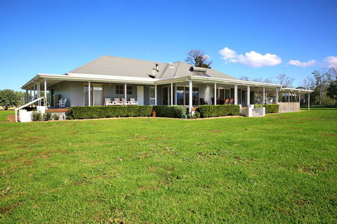 Terara Riverside Retreat - Newcastle Accommodation 22