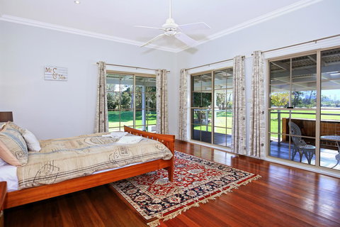 Terara Riverside Retreat - Newcastle Accommodation 4