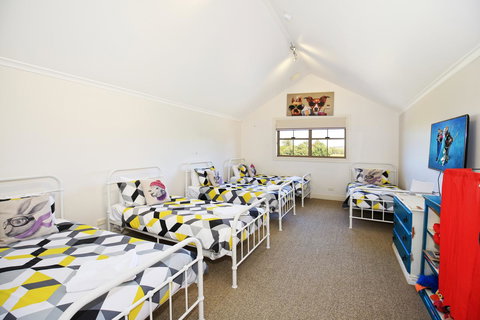 Terara Riverside Retreat - Newcastle Accommodation 12