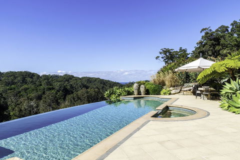 The Outlook Cabana - Newcastle Accommodation 14