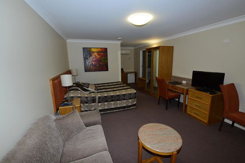 Winning Post Motor Inn - New Castle Tourism 21