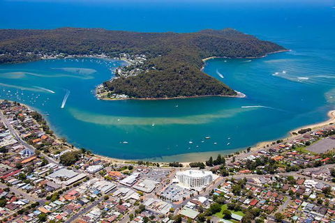 BookerBay Retreat! - New Castle Tourism 1