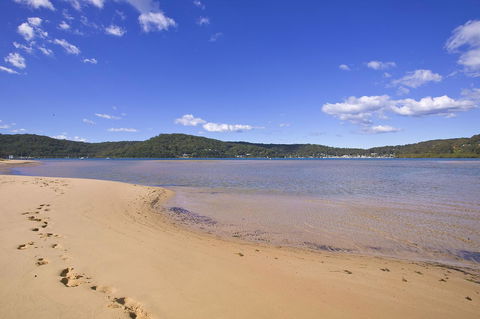 BookerBay Retreat! - New Castle Tourism 0